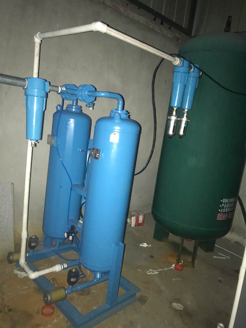 為什么在吸附干燥機進氣口要裝設過濾器？